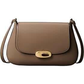 Calvin Klein Engraved Medium Flap Skulderveske